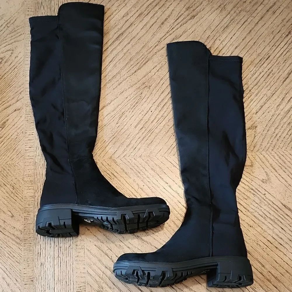 Black over the knee boots size 7.5 Unisa